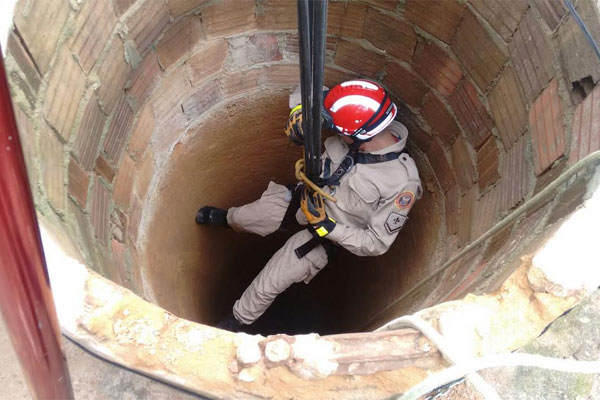 Morador do Loteamento Liberdade cai de um poço de mais de 20 metros 