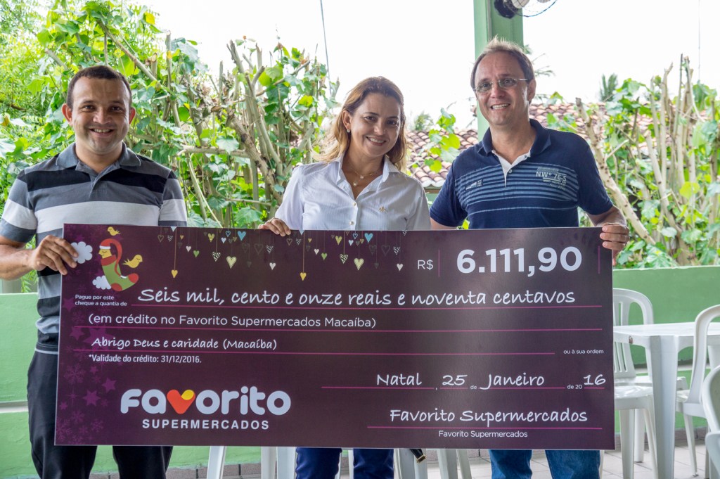 Campanha solidária:  Favorito realiza entrega de&nbsp;doações