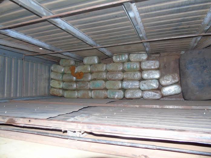 Agentes da Polícia Federal fazem apreensão de&nbsp;drogas