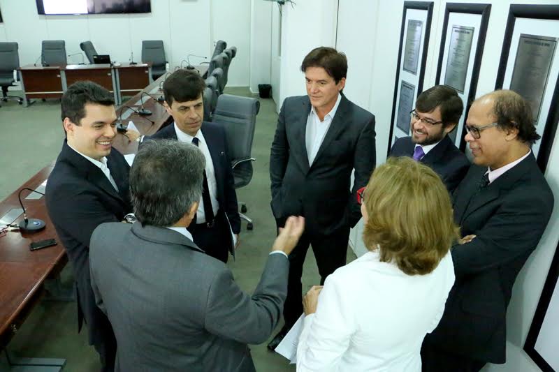 Governador discute PLP 257    com os demais&nbsp;poderes