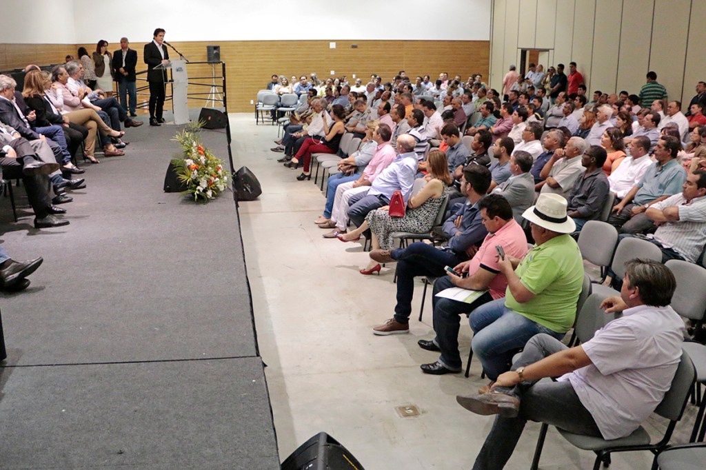 Municípios recebem veículos refrigerados e kits para a agricultura&nbsp;familiar
