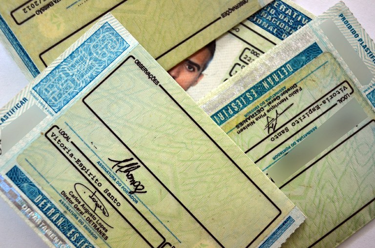 Carteira de motorista vencida vale como documento de&nbsp;identificação