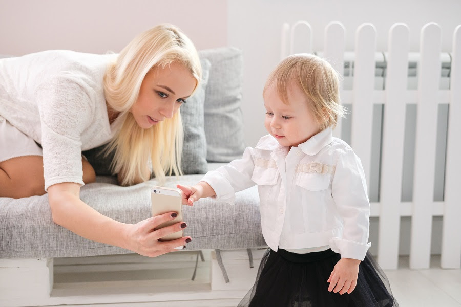 Mães solteiras que usam apps de paquera, qual a hora certa para falar dos&nbsp;filhos?