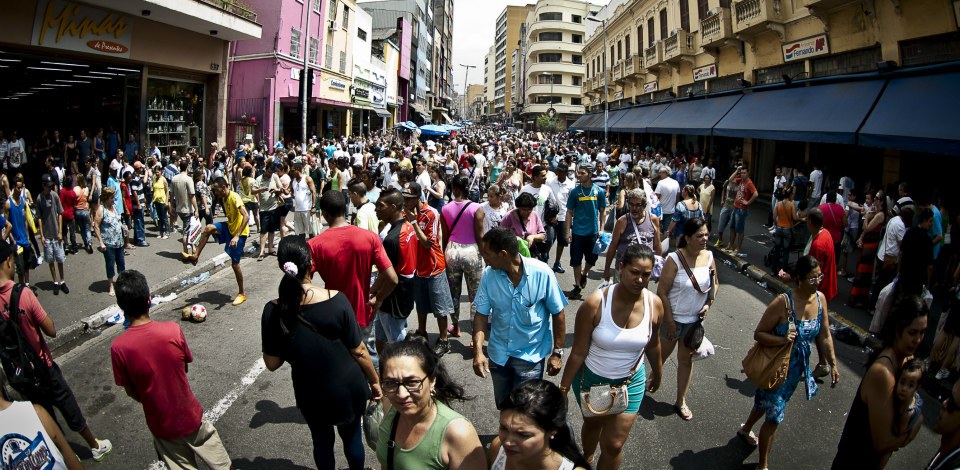 População brasileira ultrapassa 208 milhões de pessoas, revela&nbsp;IBGE