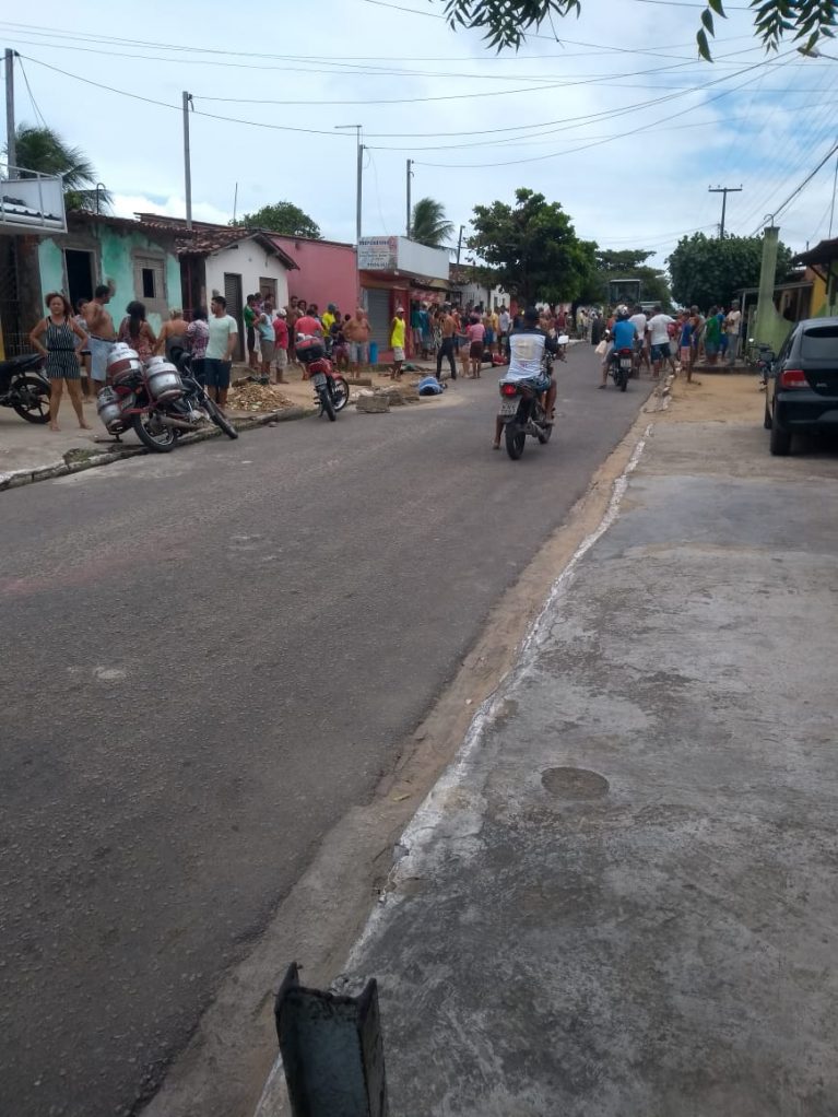 Tiroteio termina com quatro mortos em mercadinho da Rua do&nbsp;Fio