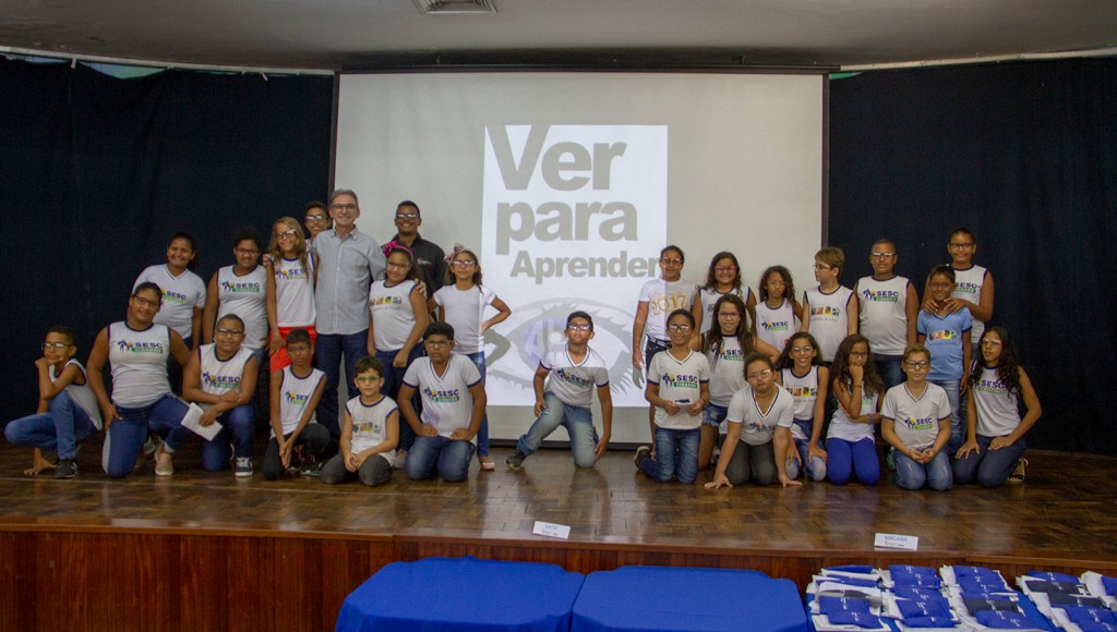Nesta sexta-feira (30), Fecomércio faz entrega de 50 pares de óculos do projeto Ver para Aprender, em&nbsp;Macaíba