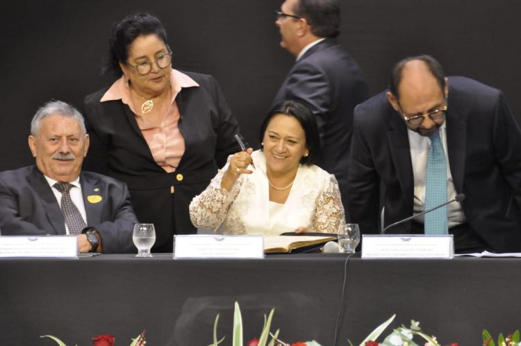 Gestão Fátima Bezerra: confira o discurso de posse da nova governadora do RN, que assume o cargo com mandato até&nbsp;2022