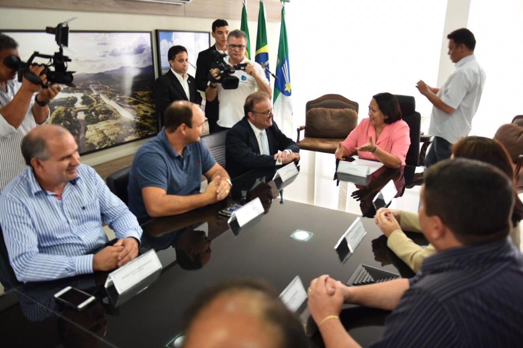 Fátima Bezerra trata de medidas para o interior e capital com a&nbsp;Fecam