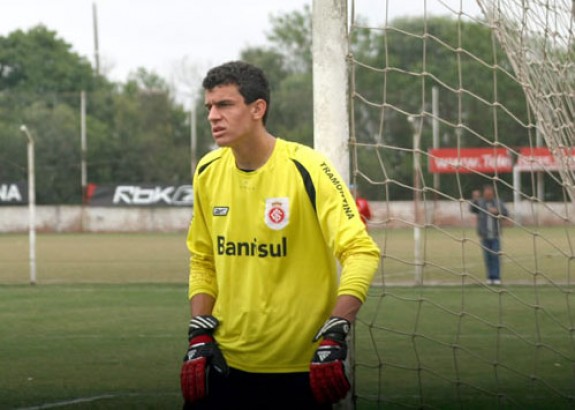 Já com novo treinador, América contrata goleiro Rafael Copette e o zagueiro&nbsp;Adalberto