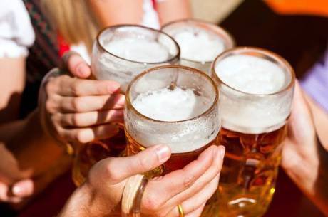Consumo abusivo de álcool aumenta 42,9% entre as&nbsp;mulheres