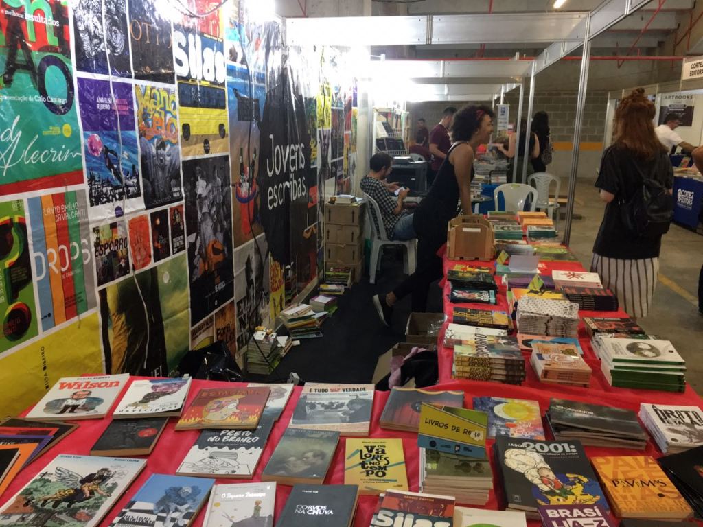 Escolas da rede estadual de ensino poderão realizar compras de livros durante a 9ª&nbsp;FLiQ