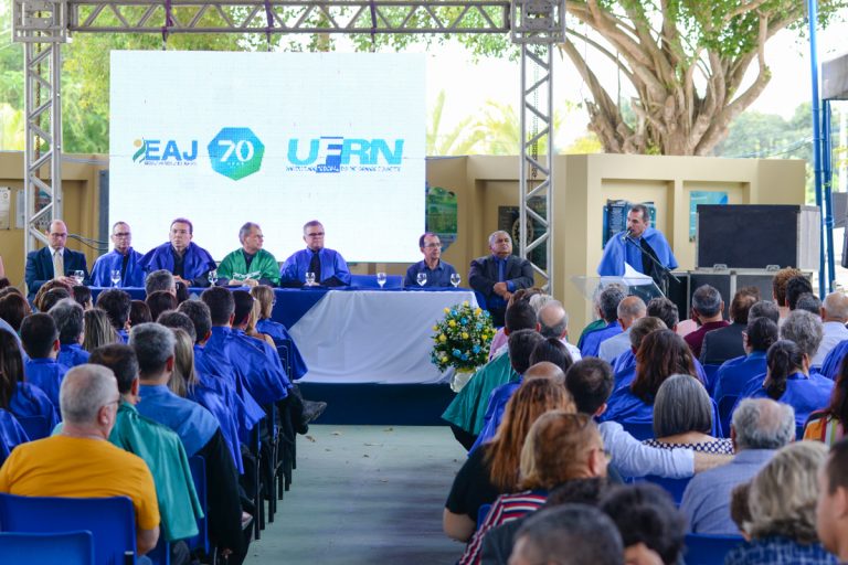 Novos diretores da Escola Agrícola de Jundiaí tomam&nbsp;posse