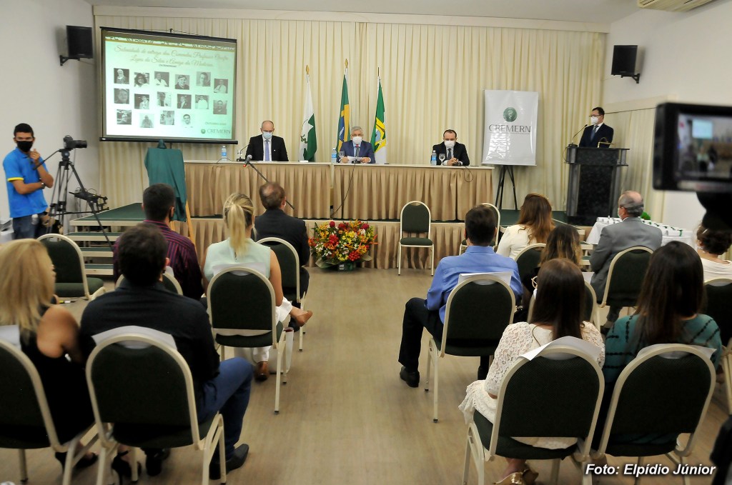 Médicos vítimas da Covid-19 recebem homenagens do&nbsp;CREMERN