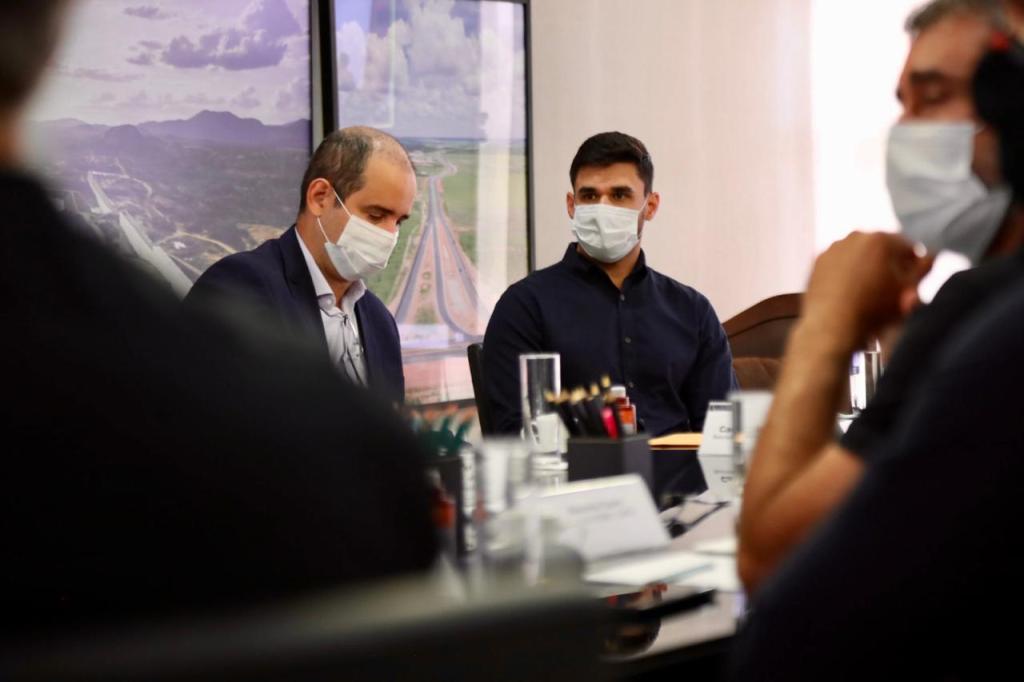 Governo do RN articula com a Latam novos voos para exportação de&nbsp;frutas