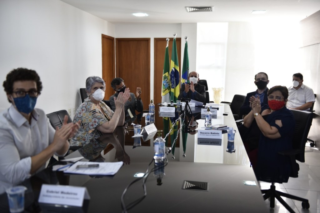 Sancionada lei que inclui trabalhadores em educação nos grupos&nbsp;prioritários