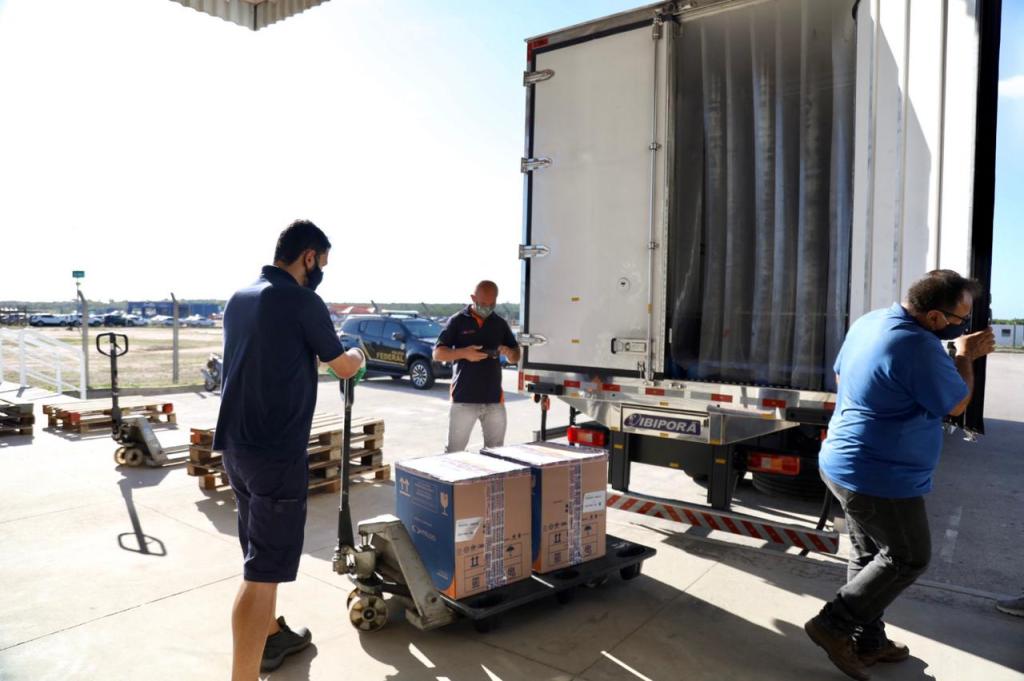 Novo lote da Pfizer amplia vacinação no RN; carga de 14.050&nbsp;imunizantes