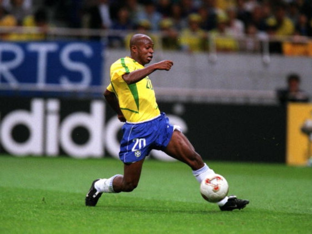 Pentacampeões mundiais participam de live beneficente e pelada solidária em&nbsp;Natal