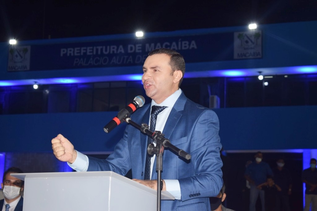 Prefeitura de Macaíba promete construir quadra poliesportiva para moradores do Bosque Brasil, região de Bela&nbsp;Vista