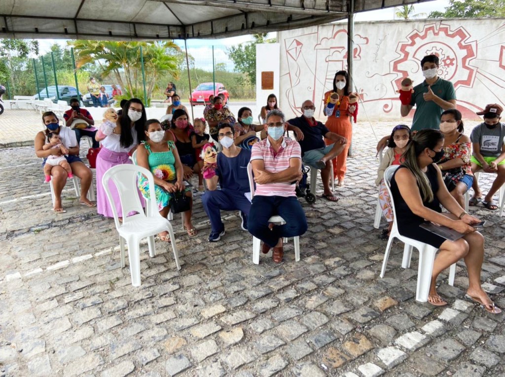 Com teatro de fantoches, especialistas alertam pacientes sobre importância do aleitamento&nbsp;materno
