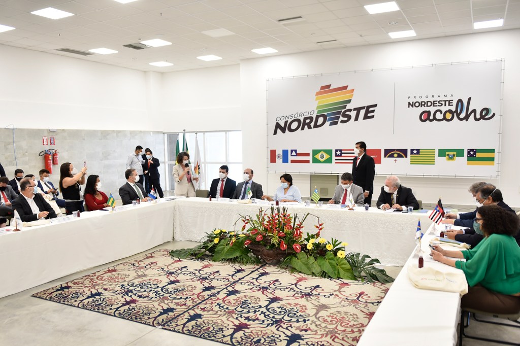 Reunidos em Natal, sete governadores da região Nordeste emitem carta em defesa da legalidade e da&nbsp;paz