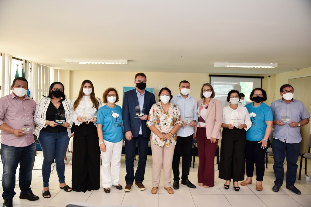 RN discute boas práticas voltadas à primeira infância; prefeito Emídio Júnior recebe comenda Padre Sabino&nbsp;Gentille