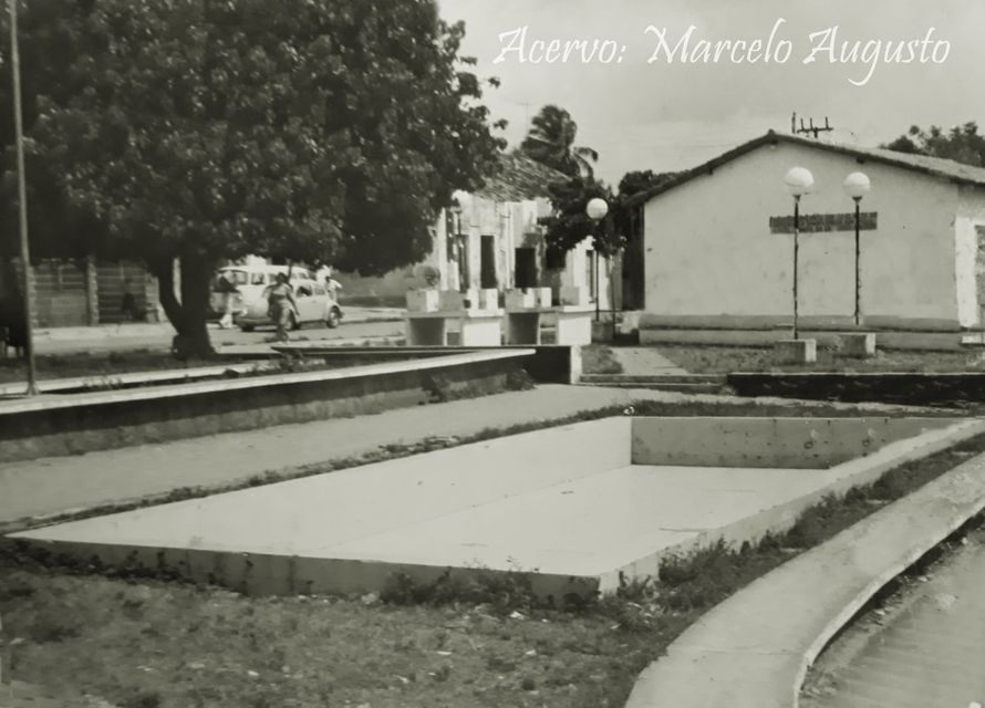 Praça da Maré: espaço assegurado para encontros de meninas e meninos; construída em 1950 na gestão de Luiz Cúrcio&nbsp;Marinho