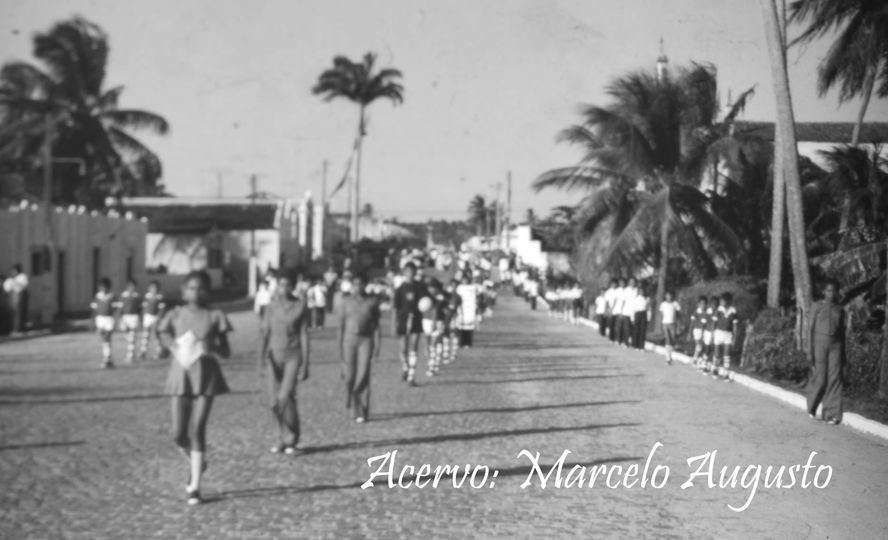 Lembrando os anos 70: Desfile estudantil durante a Semana da Pátria do emblemático Grupo Escolar Auta de&nbsp;Souza