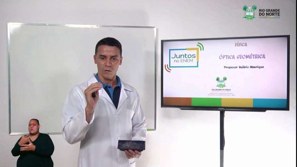 Juntos no ENEM: Educação leva ao ar aulões preparatórios; programas exibidos aos sábados e domingos na Band e no&nbsp;YouTube