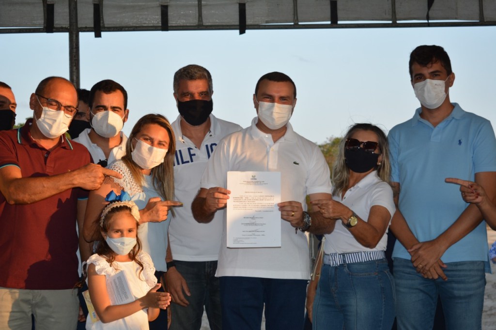 Prefeitura de Macaíba anuncia obras na zona rural; Emídio Jr. assina ordem de serviço para construir quadra de futebol society em&nbsp;Traíras