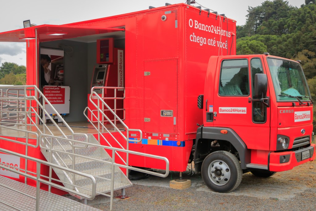 Município de Vera Cruz ganha Solução Móvel do Banco24Horas; população ganha alternativa para acessar a serviço&nbsp;financeiro