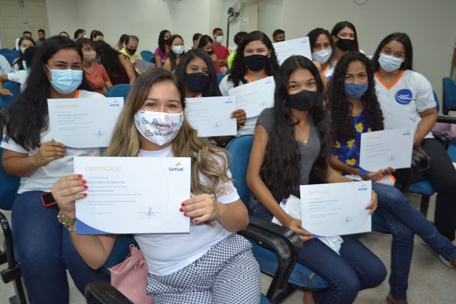 Educação Profissional: Prefeitura de Macaíba e SENAC entregam mais de 100 certificados profissionalizantes