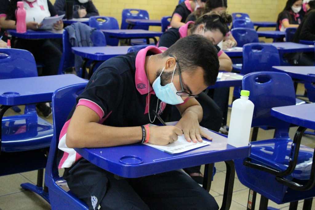 Enem 2021: Colégio das Neves promove aulas ao vivo de correção das&nbsp;provas