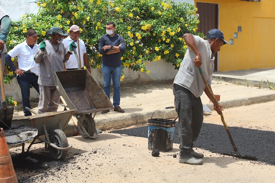 Prefeitura de Macaíba realiza ações de infraestrutura no distrito de Cajazeiras; serviços começam pela rua Santa&nbsp;Luzia