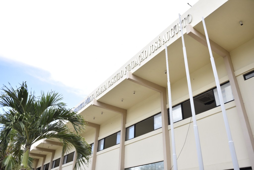 Após nove anos, Governo do Estado reabre a Biblioteca Câmara Cascudo; estruturada para ofertar serviços nas áreas de educação e&nbsp;cultura