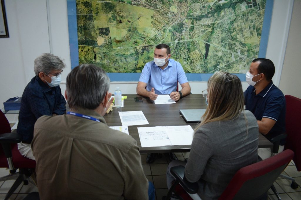 Prefeito de Macaíba discute melhorias importantes para o município com secretário estadual de&nbsp;Saúde