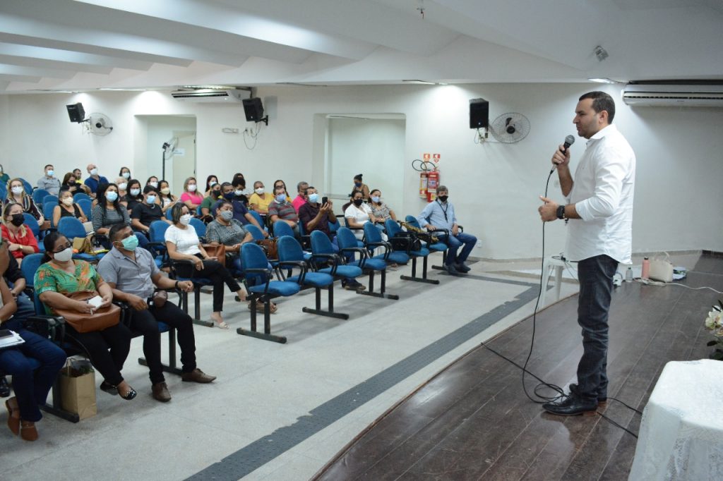 Secretaria Municipal de Educação promove reunião com novos gestores escolares para debater as ações do Ano Letivo&nbsp;2022