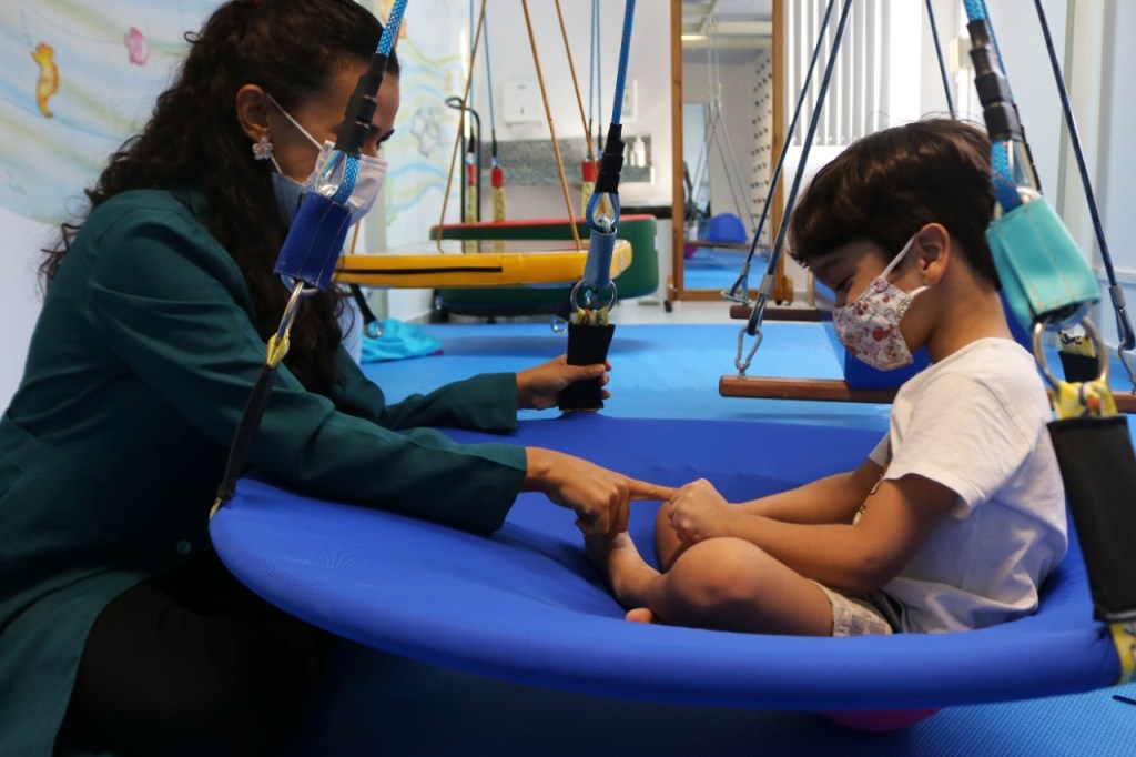 Pacientes atendidos pelo CER IV ISD ganham sala para prática de integração&nbsp;sensorial