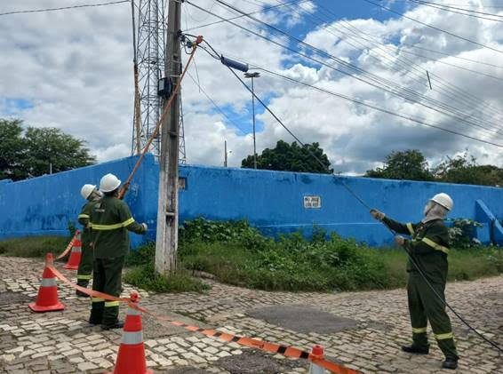 Cosern realiza operação de ordenamento em sete municípios potiguares; foram retirados 236 quilos de fios e equipamentos de telecomunicações