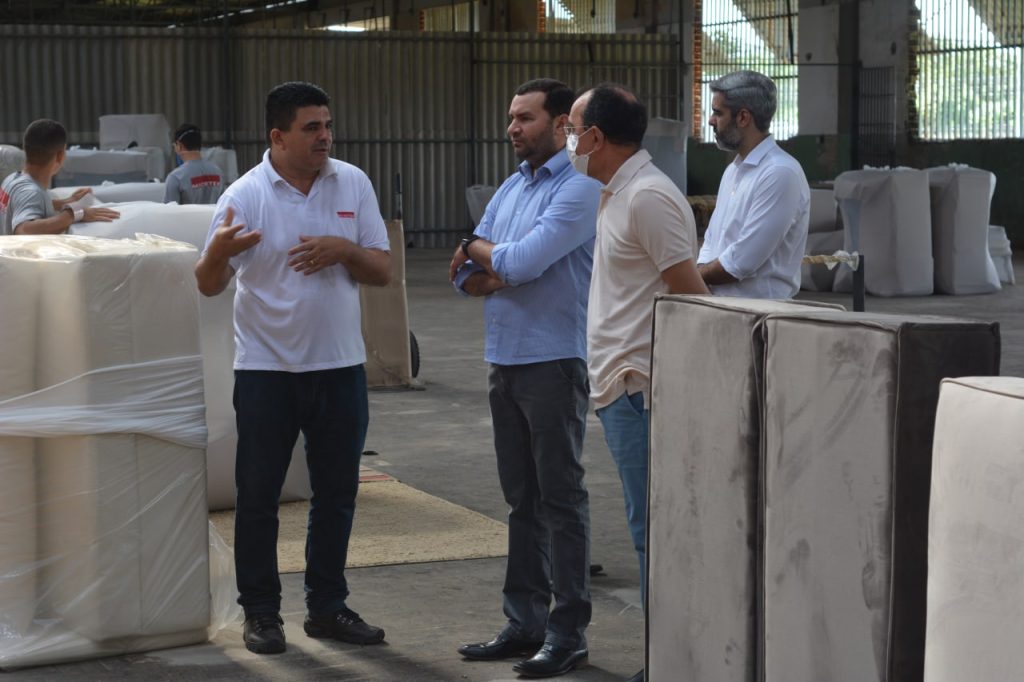 Prefeito Emídio Júnior visita nova empresa de fabricação de móveis em Macaíba; a Madetex fica localizada na avenida&nbsp;Jundiaí