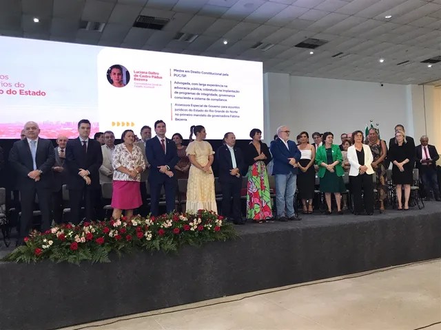 Fátima Bezerra empossa secretários para segundo mandato no governo do RN; cerimônia ocorreu no Centro de Convenções de Natal, em Ponta&nbsp;Negra