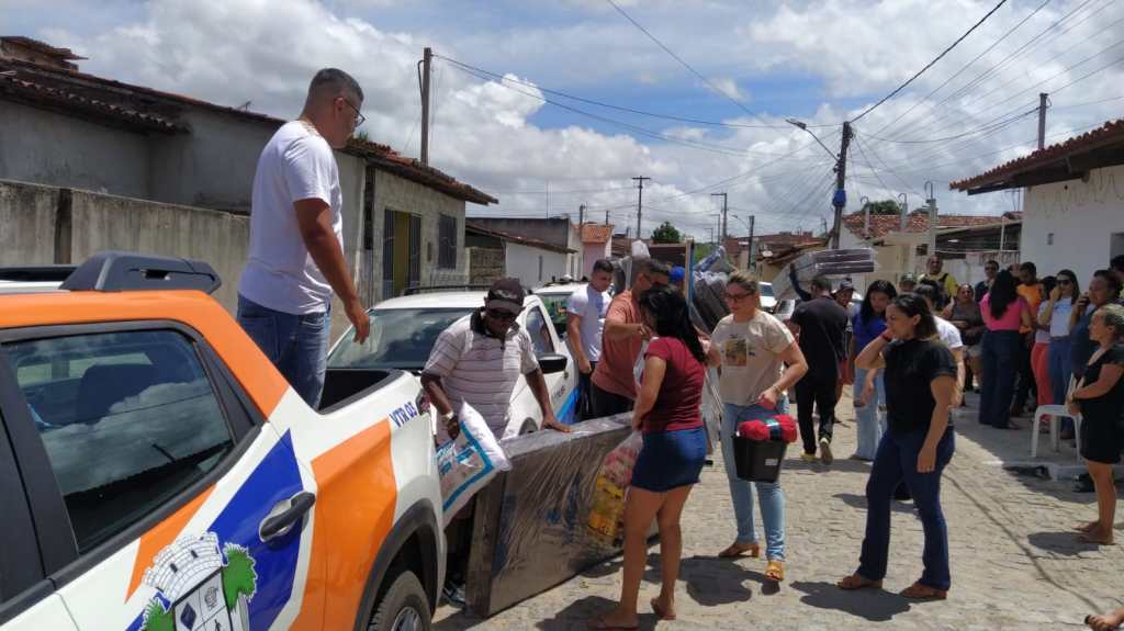 Prefeitura de Macaíba entrega kits de ajuda humanitária às famílias atingidas pelas&nbsp;chuvas