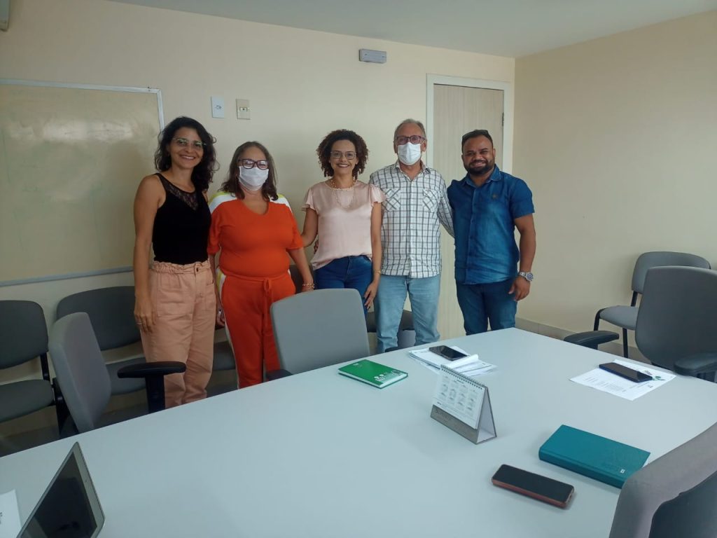 Macaíba estabelece parceria com a Escola de Governo do RN;  em pauta: elaboração de projetos e cursos de fruticultura e&nbsp;apicultura