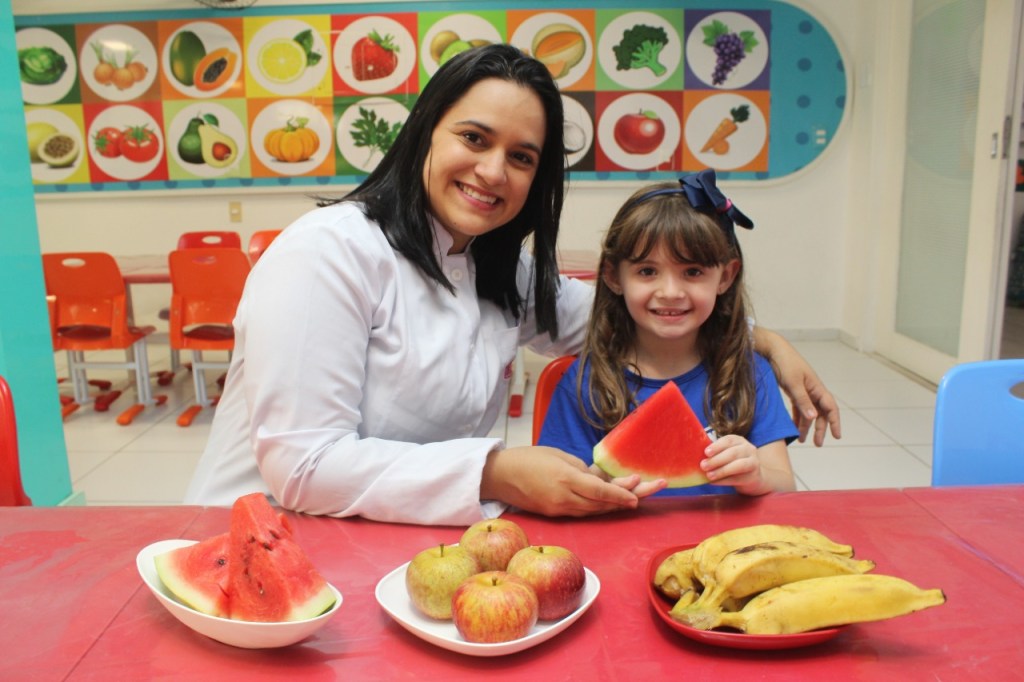 Volta às aulas pede cuidado com a alimentação de crianças e adolescentes; dicas de como montar lancheira&nbsp;saudável