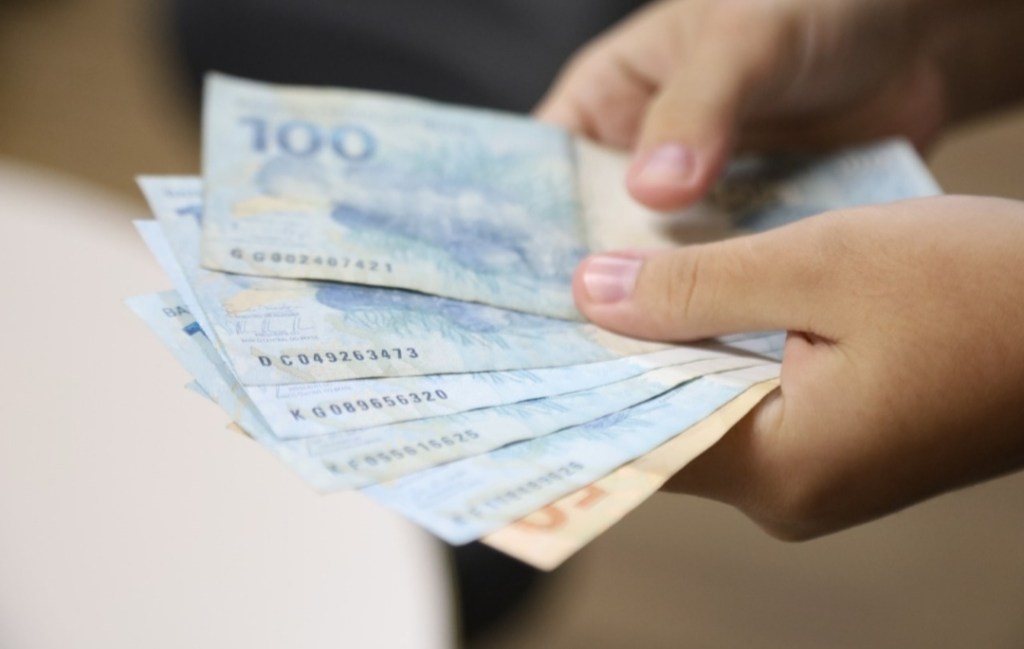 Servidores estaduais recebem primeira parcela de pagamento de março nesta quarta-feira&nbsp;(15)