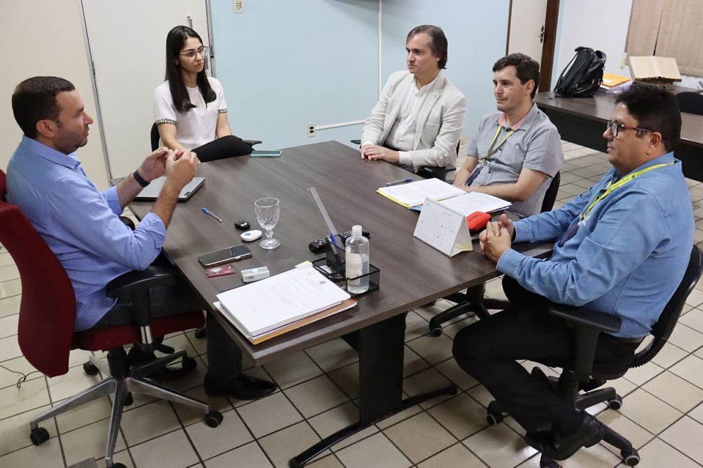 Contrato de financiamento assinado com Banco do Brasil possibilitará instalação de iluminação led em todo município de&nbsp;Macaíba