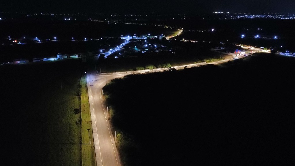 São Gonçalo tem nova iluminação na estrada dos Mártires de Uruaçu; local recebe iluminação pela primeira vez na&nbsp;história