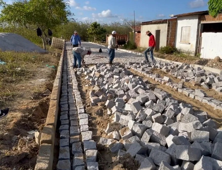 Prefeitura inicia pavimentação da avenida Manoel Batista; importante obra do bairro Bela Macaíba vai custar 572 mil&nbsp;reais