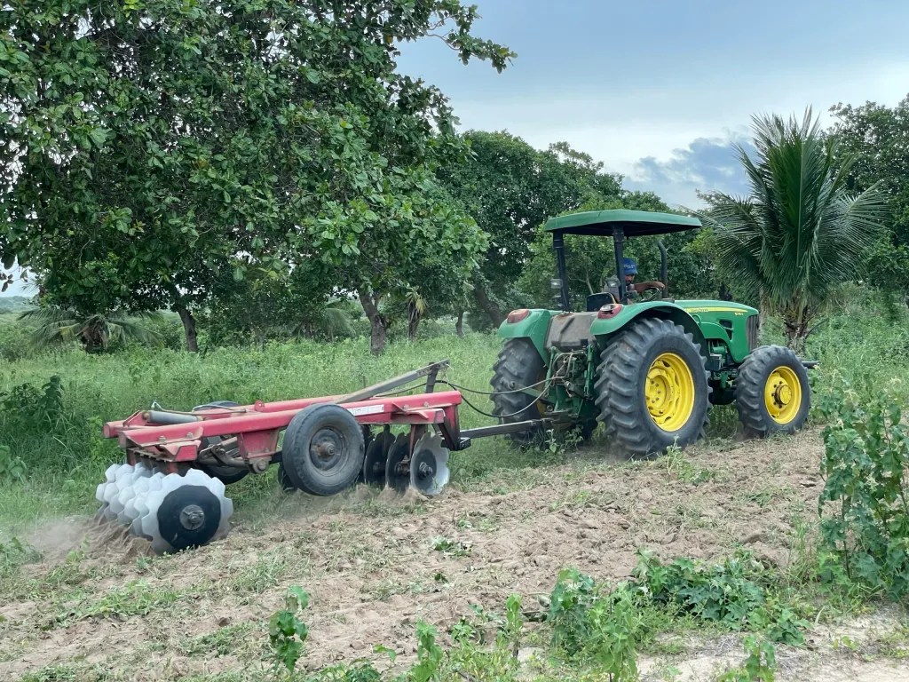 Macaíba começa projeto do corte de terra nas comunidades e assentamentos rurais; programa incentiva atividades de pequenos&nbsp;agricultores