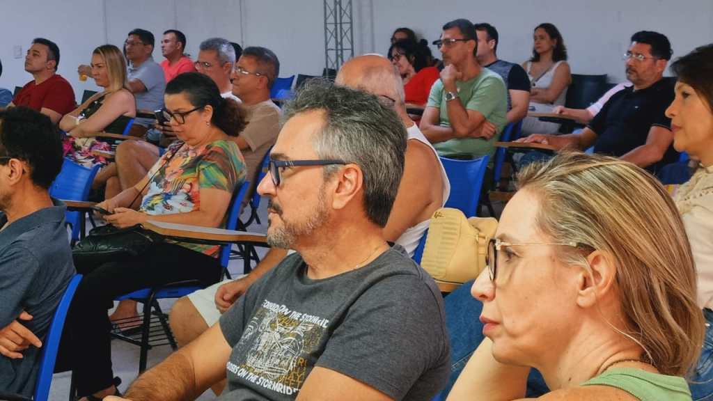 Em assembleia, por unanimidade, servidores do Judiciário decidem por manifestação nesta quarta (12) na frente do&nbsp;TJRN