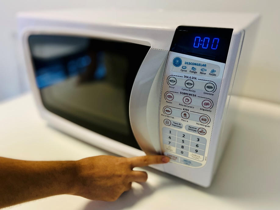 Bandeira verde de energia retorna em agosto; siga dicas e economize ainda mais na&nbsp;conta